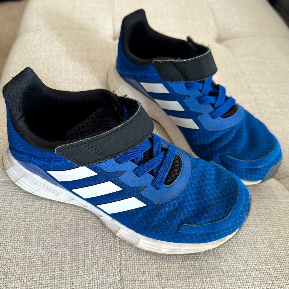 *SOLD!*Adidas sneakers